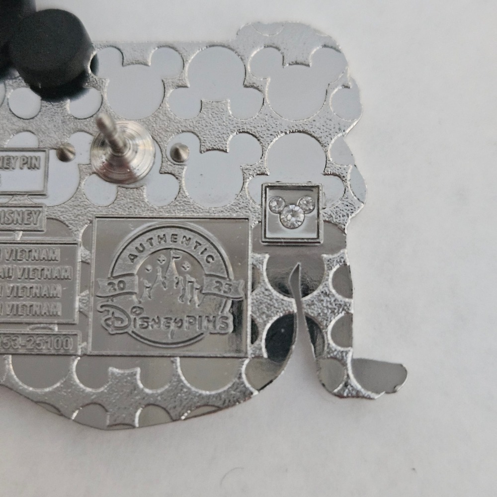 NEW Disney Snow White Walt Disney World D Hidden Disney 2025 Pin - Picture 4 of 4